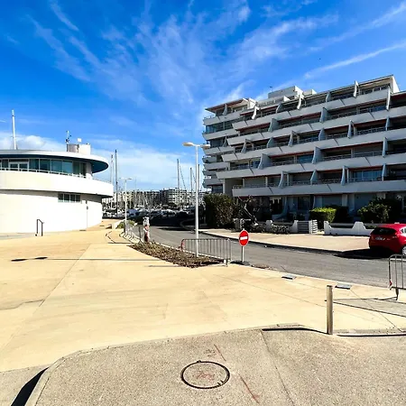 Studio A Deux Pas De La Plage Apartment